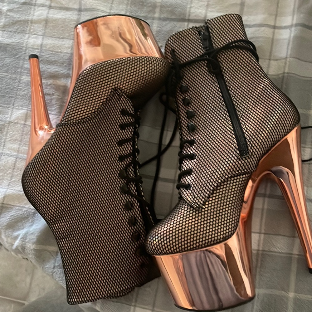 Must have for those wild Halloween parties! Adore gold platform heels..